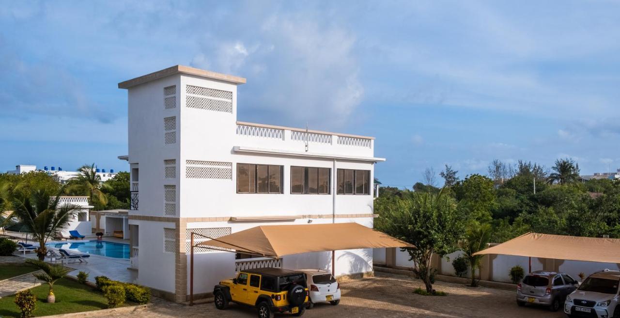 Leomilo Holidays Praia de Diani Exterior foto
