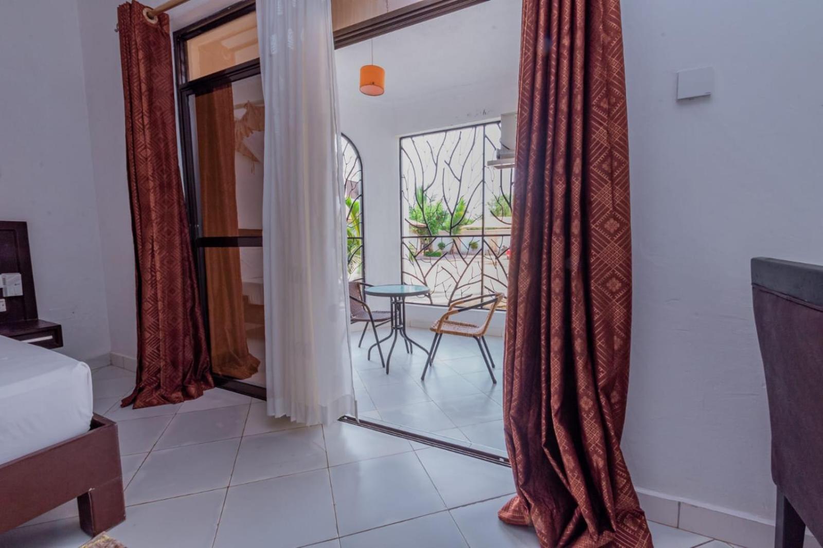Leomilo Holidays Praia de Diani Exterior foto